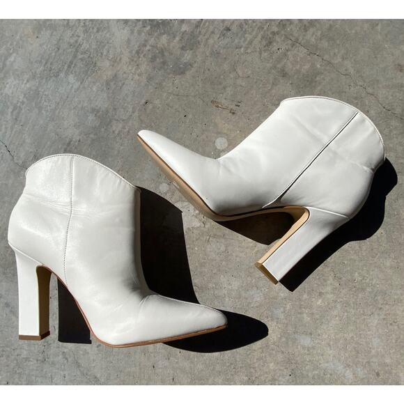 Marc Fisher LTD White Leather Pointed Toe Ankle Booties - Picture 1 of 12